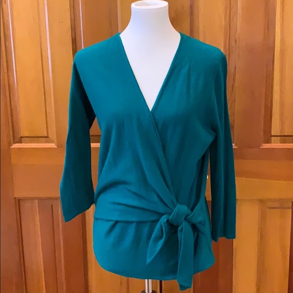 Ann Taylor Tops - Beautiful Ann Taylor Green Sweater / Top